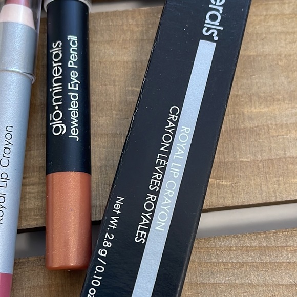 Glo skin beauty bundle of 5 assorted beauty items - Picture 3 of 10